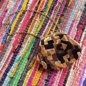 Vintage Cara Textured Puse